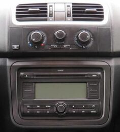 Redukce pro 10" autorádio Škoda Fabia II 07-, Roomster 07-