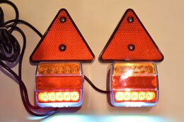LED sdružená světla s magnetem a trojúhelníky, kabeláž 7pin/7,5m homologace