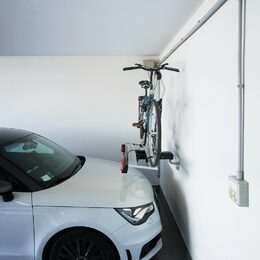Držák nosiče kol na tažné zařízení na stěnu nebo strop 100kg - NORDRIVE