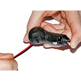 Zástrčka do zapalovače cigaret s bočním vstupem pro kabel, 12/24V, LAMPA