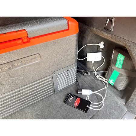 Podpěťová ochrana autobaterie, 2x USB