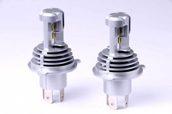 LED autožárovky H4 bílé,12V-24V, čipy ZES, 3500 lm - 2 ks