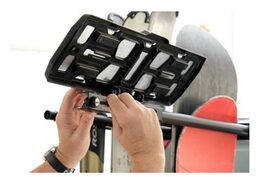 Nosič lyží na tažné zařízení BUZZ SKI RACK - lehké oděrky