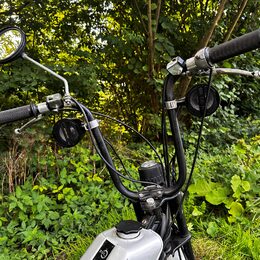 Zvukový systém na motocykl, skútr, ATV s FM, USB, BT, barva černá