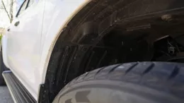 Chemicky odolný kartáč na podběhy Auto Finesse Arch Blaster