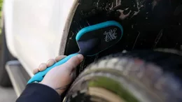 Chemicky odolný kartáč na podběhy Auto Finesse Arch Blaster