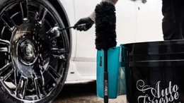 Medium jemný kartáč na ALU kola Auto Finesse Wonder Wool