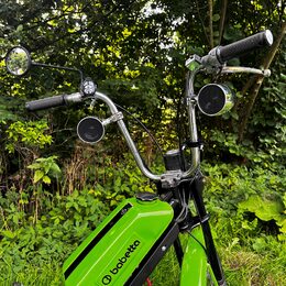 Zvukový systém na motocykl, skútr, ATV s USB, BT, 2 x dálkové ovládání, barva chrom