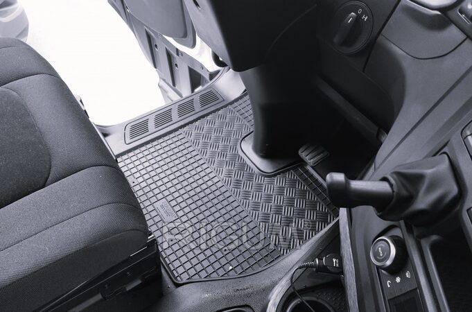 Gumové koberce IVECO S-Way r.v. 2019-> 2 díly