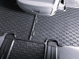 Gumové koberce HYUNDAI Staria r.v. 2022-> 2. + 3. řada, 7 míst