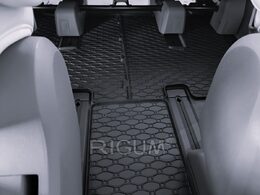Gumové koberce HYUNDAI Staria r.v. 2022-> 2. + 3. řada, 7 míst