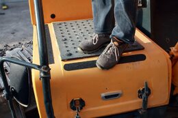 Vysoce abrazivní protiskluzová páska PERMAFIX ALU Heskins 510x150mm