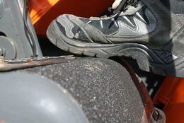 Vysoce abrazivní protiskluzová páska PERMAFIX ALU Heskins 510x150mm