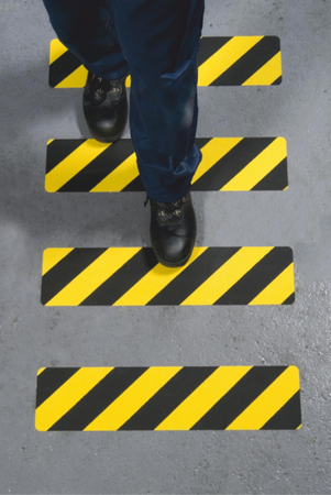 Vysoce abrazivní protiskluzová páska PERMAFIX HAZARD EXTRA 610x150mm