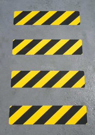 Vysoce abrazivní protiskluzová páska PERMAFIX HAZARD EXTRA 610x150mm