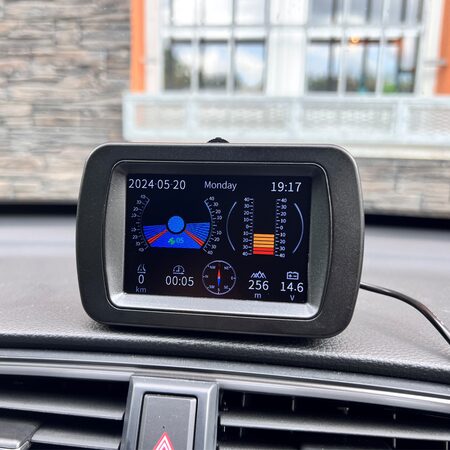Palubní DISPLEJ 3,5" LCD, GPS měřič rychlosti s vestavěným víceosým gyroskopem