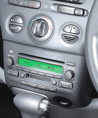 ISO redukce pro Toyota Yaris 99-2003