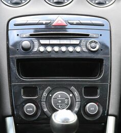 Redukce pro 9" autorádio Peugeot 308 2013-