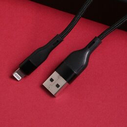 Datový kabel Lightning Maxlife MXUC-07 2,4A 1m černý opletený