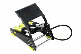 Hustilka nožní třípístová s manometrem, 8 BAR/120 PSI, Carmotion