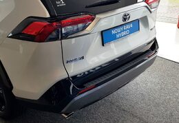 Nášlap kufru SUZUKI Across r.v. 2020->
