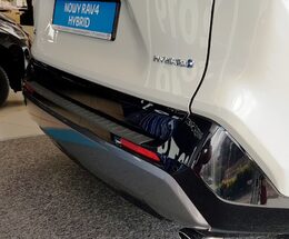Nášlap kufru SUZUKI Across r.v. 2020->