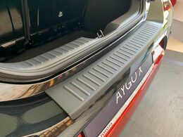 Nášlap kufru Toyota Aygo X r.v. 2022->