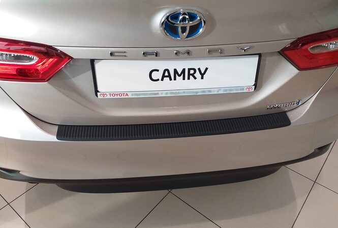 Nášlap kufru Toyota Camry r.v. 2018->