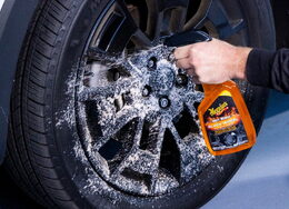 Neutrální pH čistič černých kol - Meguiars Hot Rims Black Wheel Cleaner, 709ml