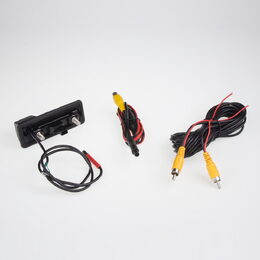 Kamera AHD/CVBS do vozu Škoda Octavia II (sedan i combi od 2010-13) v madle kufru