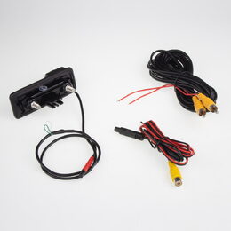 Kamera AHD/CVBS do vozu AUDI A1/Škoda Octavia II/Fabia 2012-15 v madle kufru