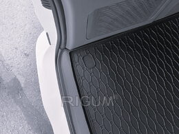 Gumová vana do kufru Ford Transit Custom L2 r.v. 2024-> 8/9 míst