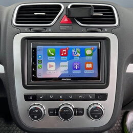 GRUNDIG 2DIN DAB+ / FM autorádio / 6,8" displej / USB / Bluetooth / Apple CarPlay / Androi