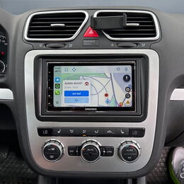 GRUNDIG 2DIN DAB+ / FM autorádio / 6,8" displej / USB / Bluetooth / Apple CarPlay / Androi