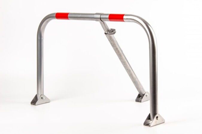 Parkovací zábrana sklopná zamykatelná