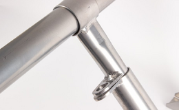 Parkovací zábrana sklopná zamykatelná