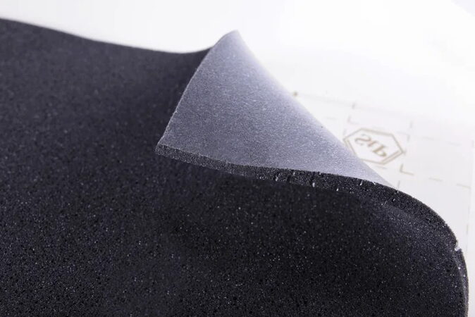 Zvukově izolační a tlumící materiál STP BIPLAST 15 - 37,5 x 50 x 1,5 cm - 1ks