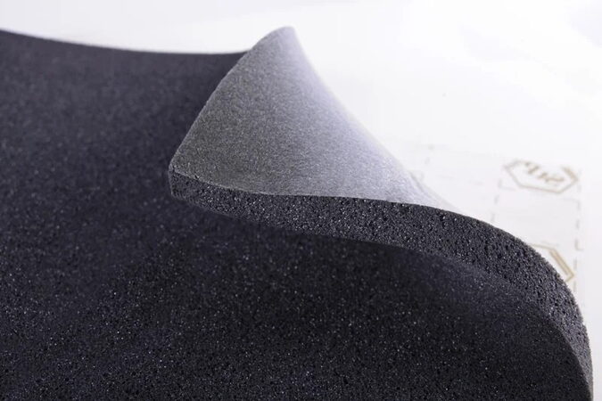 Zvukově izolační a tlumící materiál STP BIPLAST 20 - 37,5 x 50 x 2 cm - 1ks