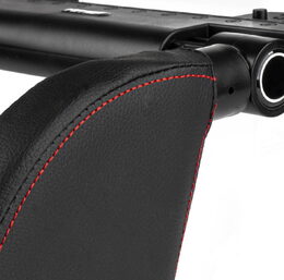 Sklopná opěrka hlavy do auta, černá s červeným prošitím