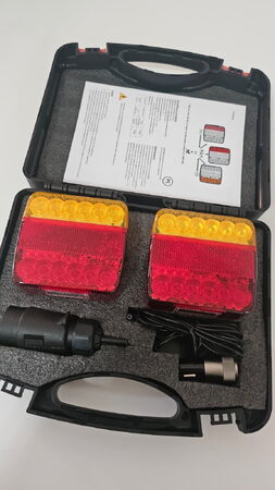 2x LED sdružená magnetická zadní světla s bezdrátovým připojením, 32 LED, ECE R10, IP67