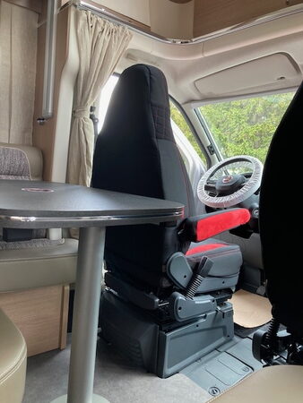 Autopotahy CAMPER- obytné auto, 2 místa, LUXURY černo červené