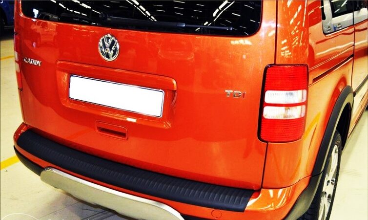 Nášlap kufru Volkswagen Caddy r.v. 2003-2015