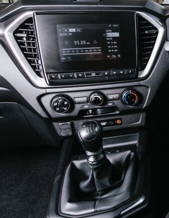 Redukce pro 9" autorádio Isuzu D-Max 2019-