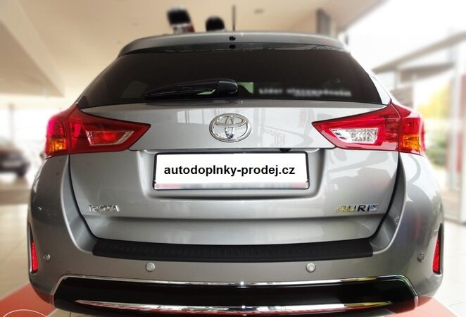Nášlap kufru Toyota Auris II Touring sport r.v. 2013-2014