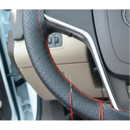 Potah volantu perforovaný černý s červenou nití 37-38cm