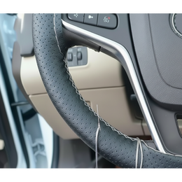 Potah volantu perforovaný černý s šedou nití 37-38cm