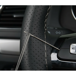 Potah volantu perforovaný černý s šedou nití 37-38cm