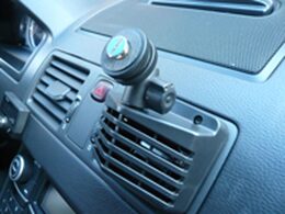 Držák monitoru do ventilační mřížky