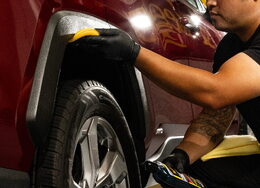 Meguiar's Ultimate Insane Shine Tire & Trim Gel - lesk na pneu a nelakované plasty, 473ml