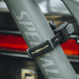 Nosič 3 kol na tažné zařízení Thule Epos ParkSecure s parkovacími senzory